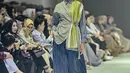 ARTKEA Stripes X IKYK mengangkat koleksi yang terinspirasi dari perjalanan kedua brand ini di industri fashion Indonesia. Koleksi ini menggambarkan kedewasaan dan pertumbuhan kreativitas dengan tetap mempertahankan unsur keceriaan dan orisinalitas dalam desain. [Foto: Document/JFW]