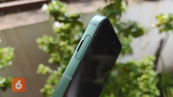 <p>Sharp Aquos Sense 9 yang hadir dengan bodi ringkas.(Liputan6.com/Agustinus M. Damar) </p>