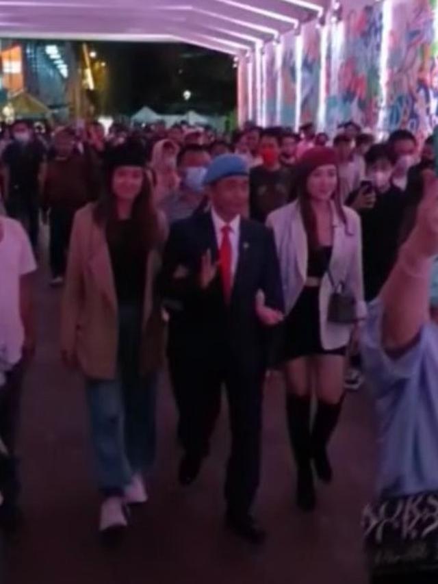 Meisita Lomania bersama Lord Rangga di Citayam Fashion Week (https://www.instagram.com/p/CgeNcfqgcyf/)