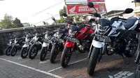 Motor sport 150 cc ini menjadi teman perjalanan dari Bandung menuju Pangandaran sejauh 291,1 km.