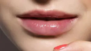 Bibir pink alami