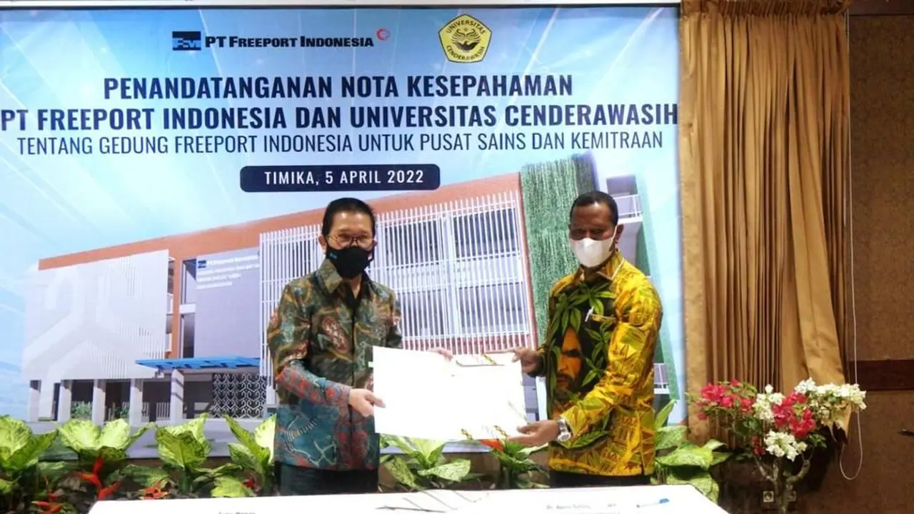 PT Freeport Indonesia (PTFI) dan  Universitas Cenderawasih (UNCEN) menandatangani MoU  terkait komitmen pembangunan Gedung untuk Pusat Sains dan Kemitraan di Kampus Universitas Cenderawasih. (Dok Freeport)