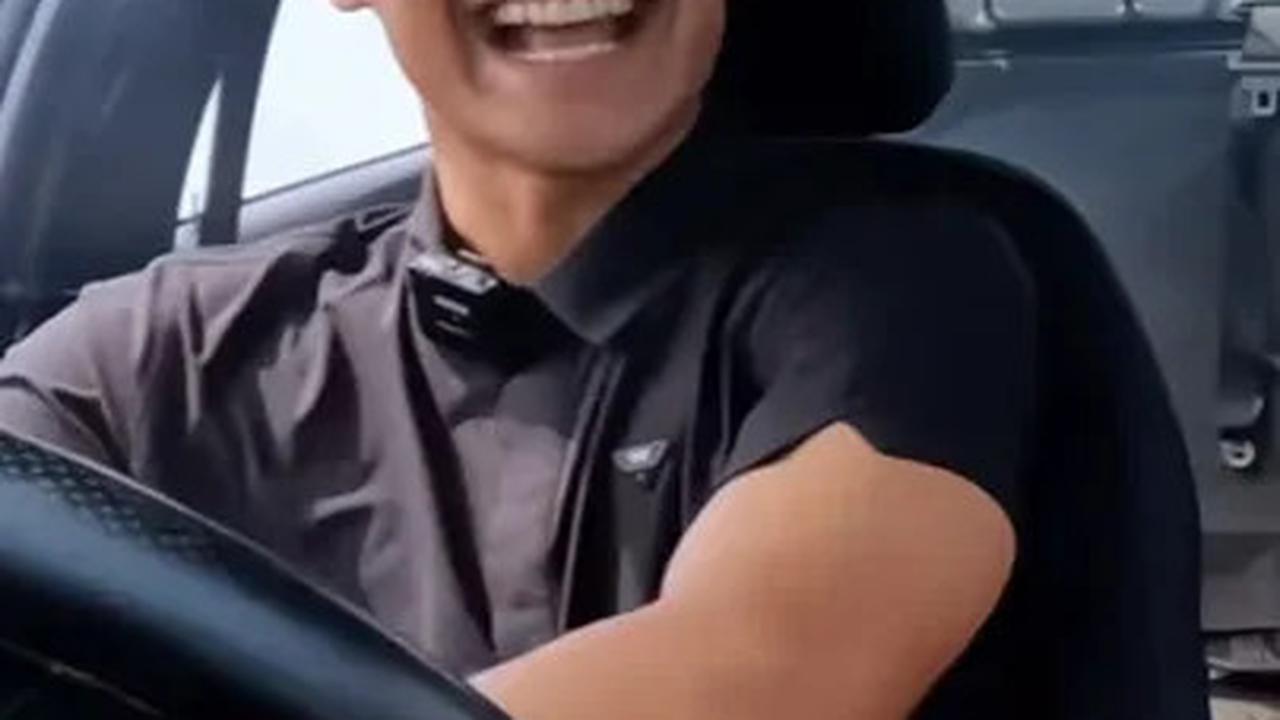 7 Potret Asiknya Pratama Arhan Latihan Drifting, Didampingi Rifat Sungkar!