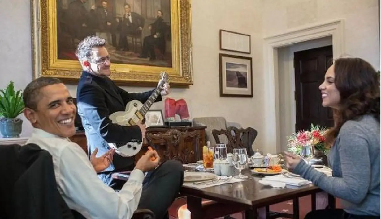 Bono U2 dan Barrack Obama pada 2011 lalu. (Instagram - @petesouza44)