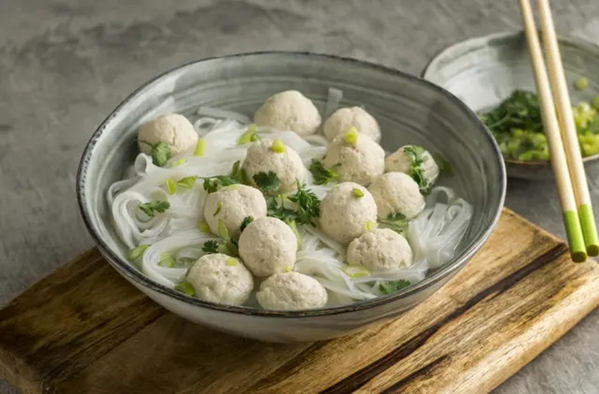 Cara Mudah Membuat Bakso Isi Telur Antigagal di Rumah