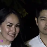 Belakangan ini Kartika Putri dikabarkan dekat dengan pria bule yang terlihat dari foto-foto di media sosial. Meskipun tidak mengakui foto tersebut, Kartika Putri mengaku memang menyukai pria-pria metroseksual yang terlihat bersih.