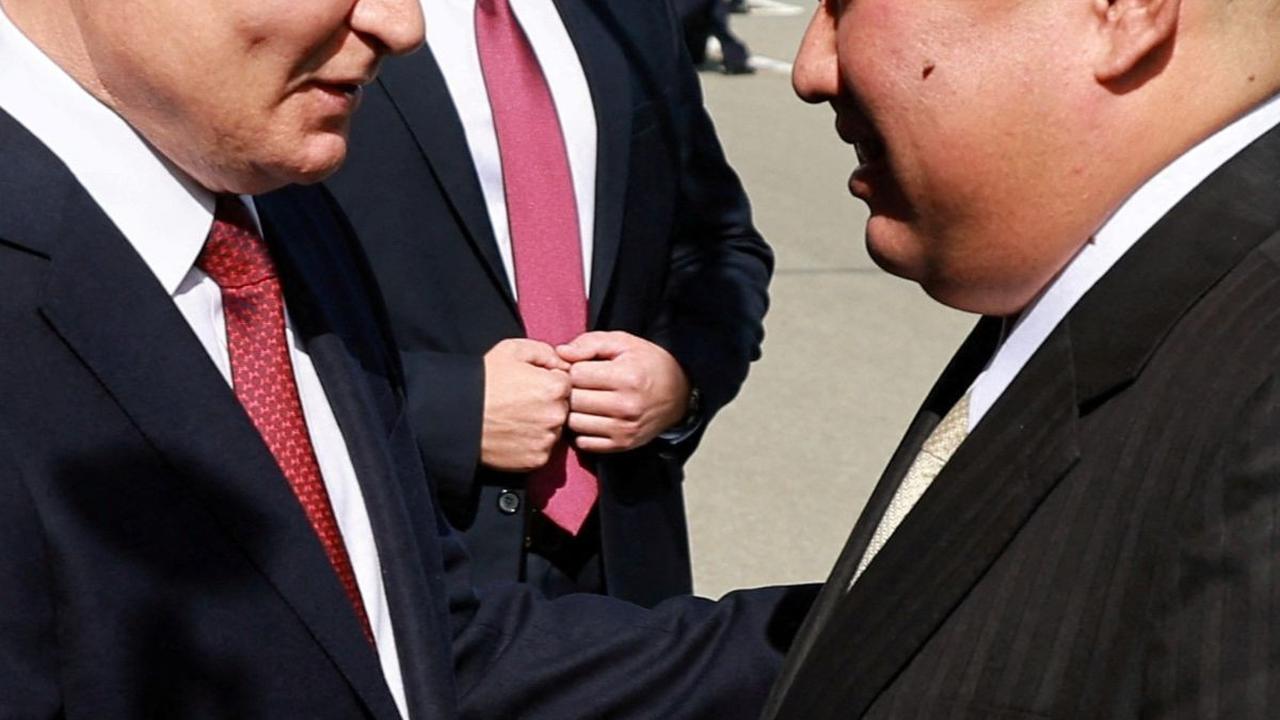 FOTO: Melihat Momen Keakraban Kim Jong-un dengan Presiden Vladimir Putin di Kosmodrom Vostochny Rusia