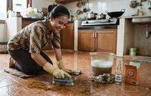 7 Cara Membersihkan Lantai Berminyak dengan Bahan Dapur, Ampuh, Murah dan Praktis