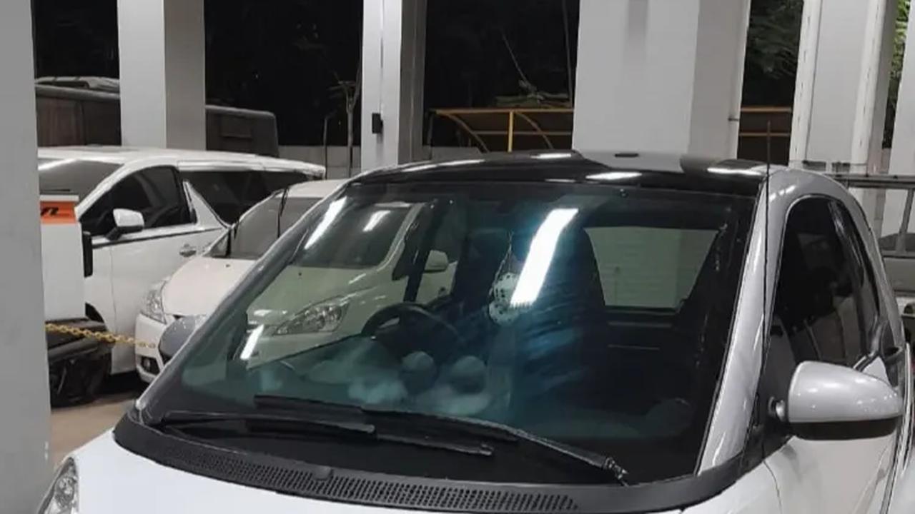 Mobil Mantan Kepala Bea Cukai Makassar Adhi Pramono Disita KPK