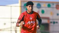 Gaet Bek Versatile dari Spanyol, Persik Punya Menara Kembar di Benteng Pertahanan