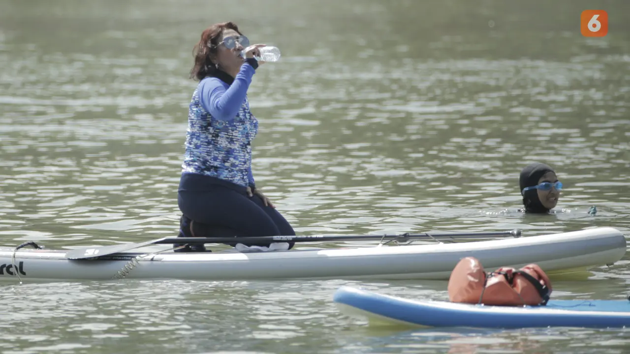 Susi Pudjiastuti Main Paddle Board