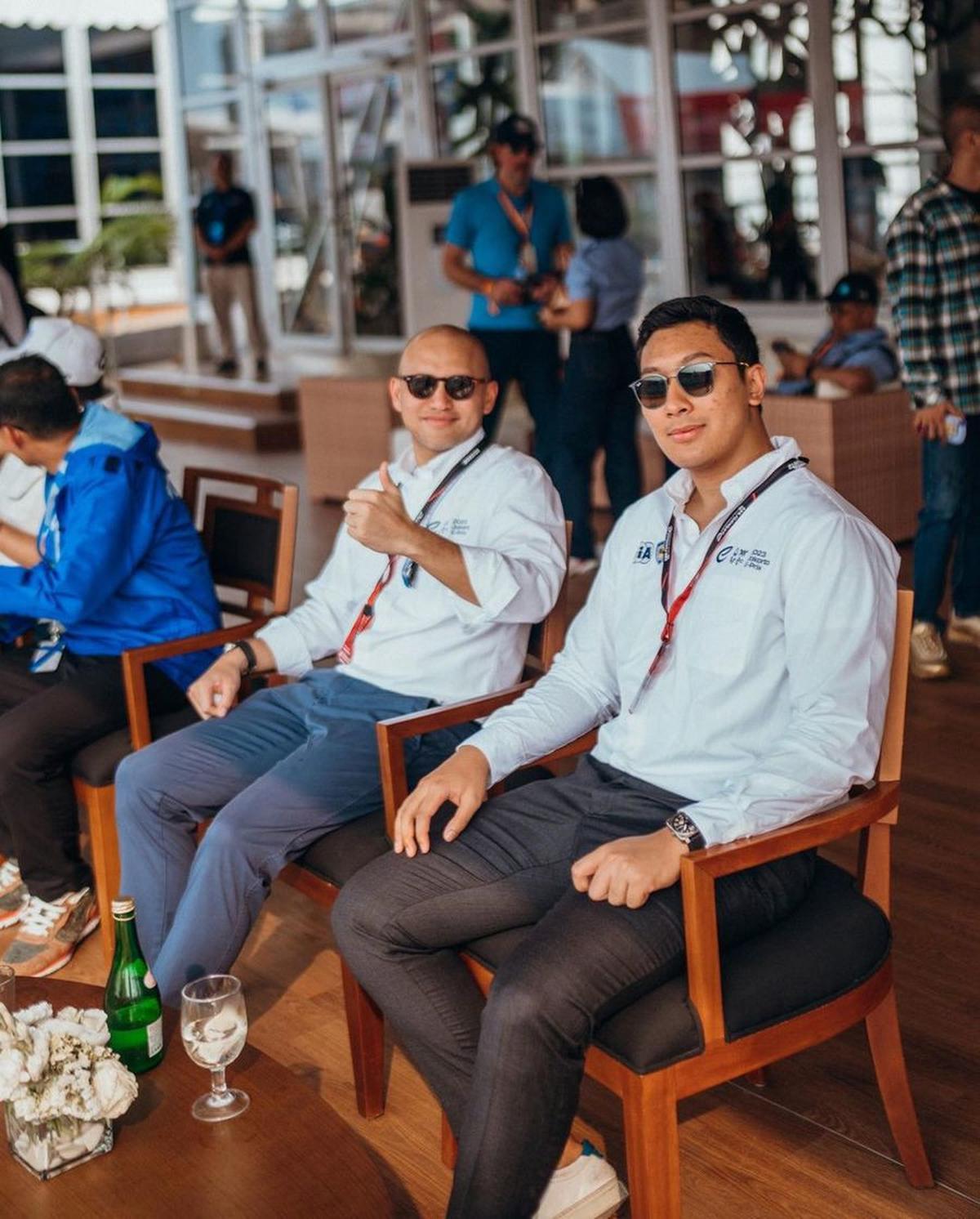 Bisnisnya Menggurita