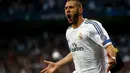 Penyerang Real Madrid, Karim Benzema, merayakan golnya ke gawang Bayern Munich pada laga pertama semifinal Liga Champions di Stadion Santiago Bernabeu, Madrid, Spanyol (24/4/2014). (REUTERS/Michael Dalder)