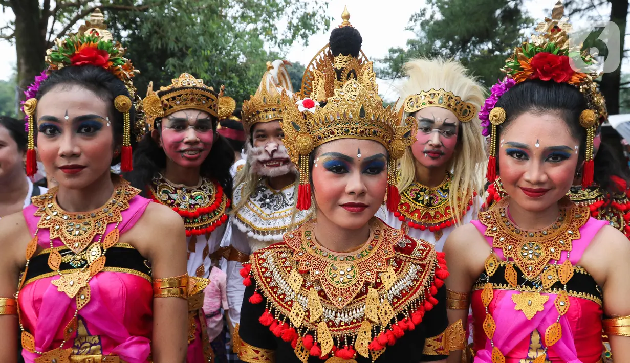 Nyepi sendiri merupakan hari raya bagi umat Hindu yang dirayakan setiap Tahun Baru Saka. Seperti yang kita tahu Hari Raya Nyepi identik dengan hari yang penuh kesunyian. (Liputan6.com/Herman Zakharia)