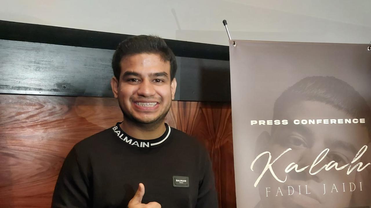 Fadil Jaidi sempat pamer foto cincin, ternyata bukan untuk lamaran, melainkan promosi lagu baru