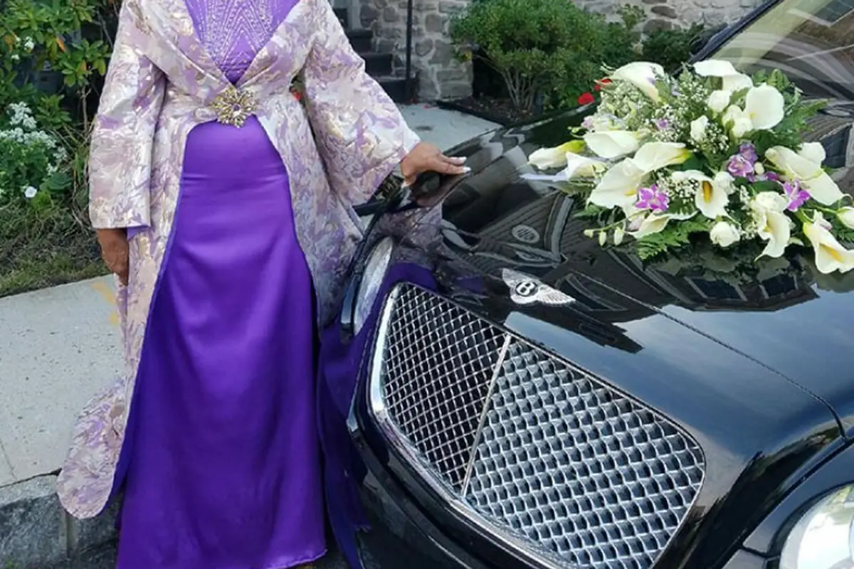 Nenek 86 Tahun Rancang Gaun Sendiri untuk Pernikahannya