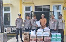 Polres Pasaman Barat Salurkan Bantuan Sembako untuk Warga Terdampak Banjir di Katiagan