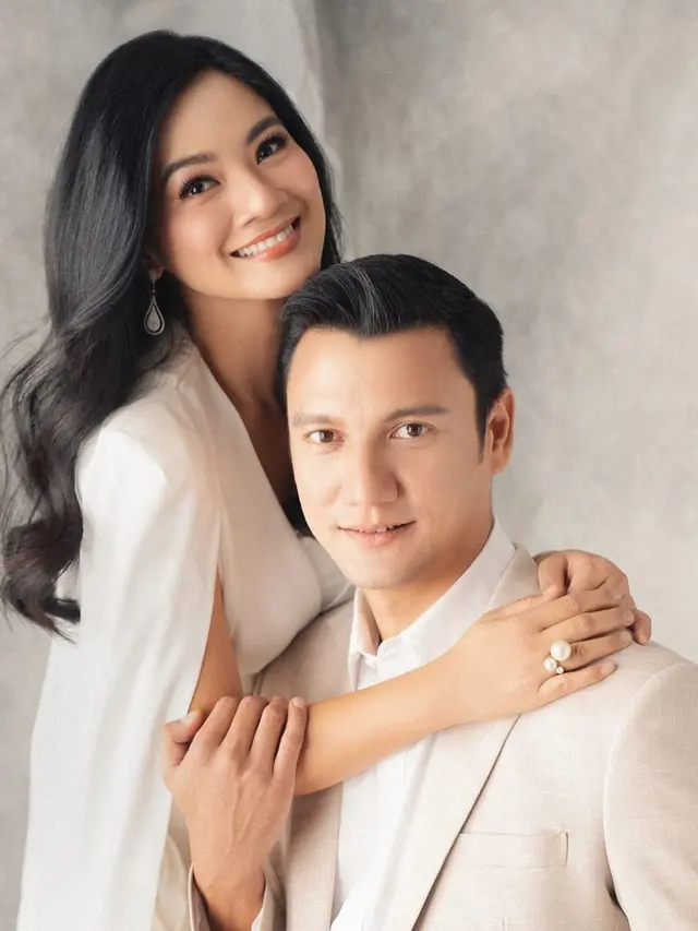 Akui Tak Pernah Bosan Meski 20 Tahun Bersama, 6 Potret Kompak Christian Sugiono dan Titi Kamal