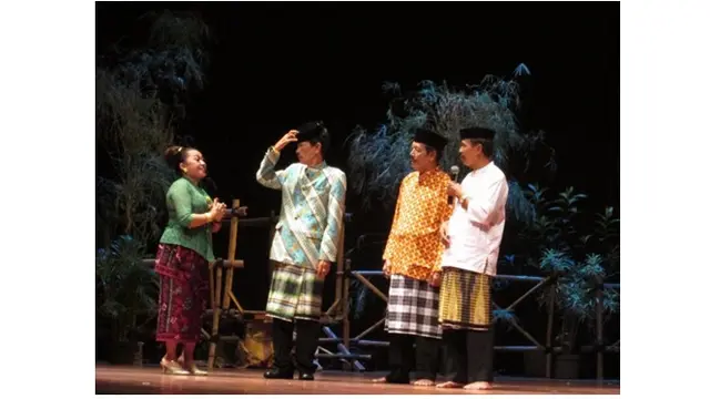 Memiliki lagu khas, berupa kidungan jula-juli
