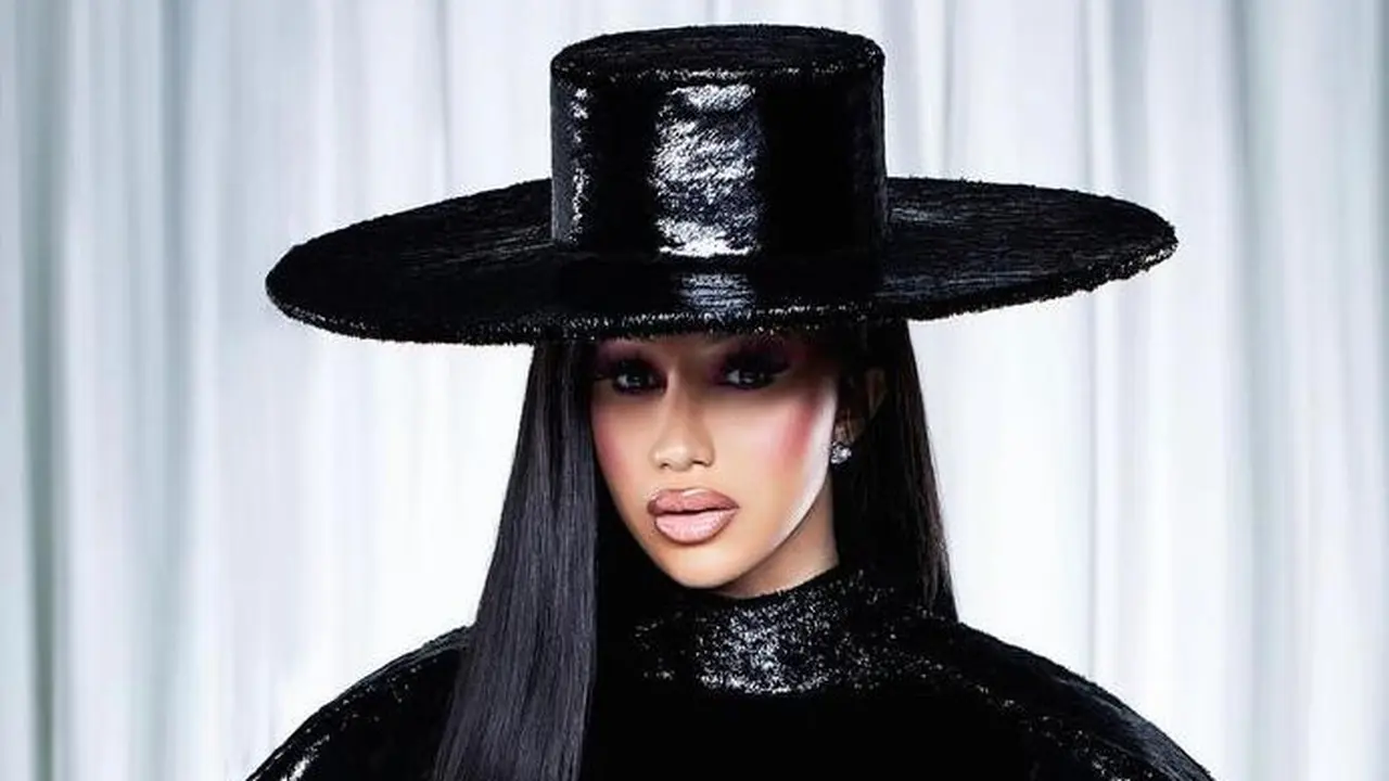 Cardi B Bocorkan Rahasia Rambut Berkilaunya, Keramas Pakai Air Rebusan Bawang