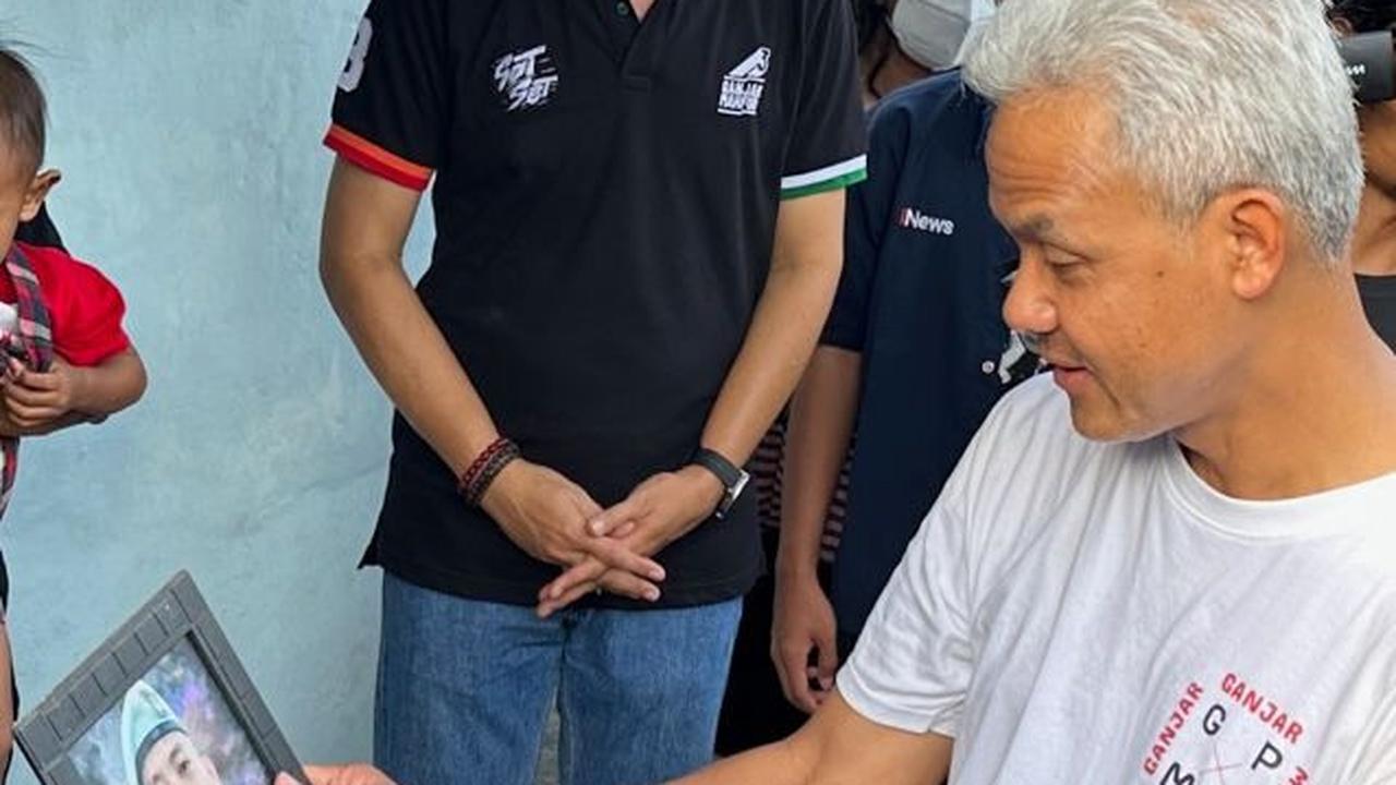Lari Pagi di Tegal, Ganjar Disambut Meriah Warga hingga Diajak Swafoto Anak Sekolah