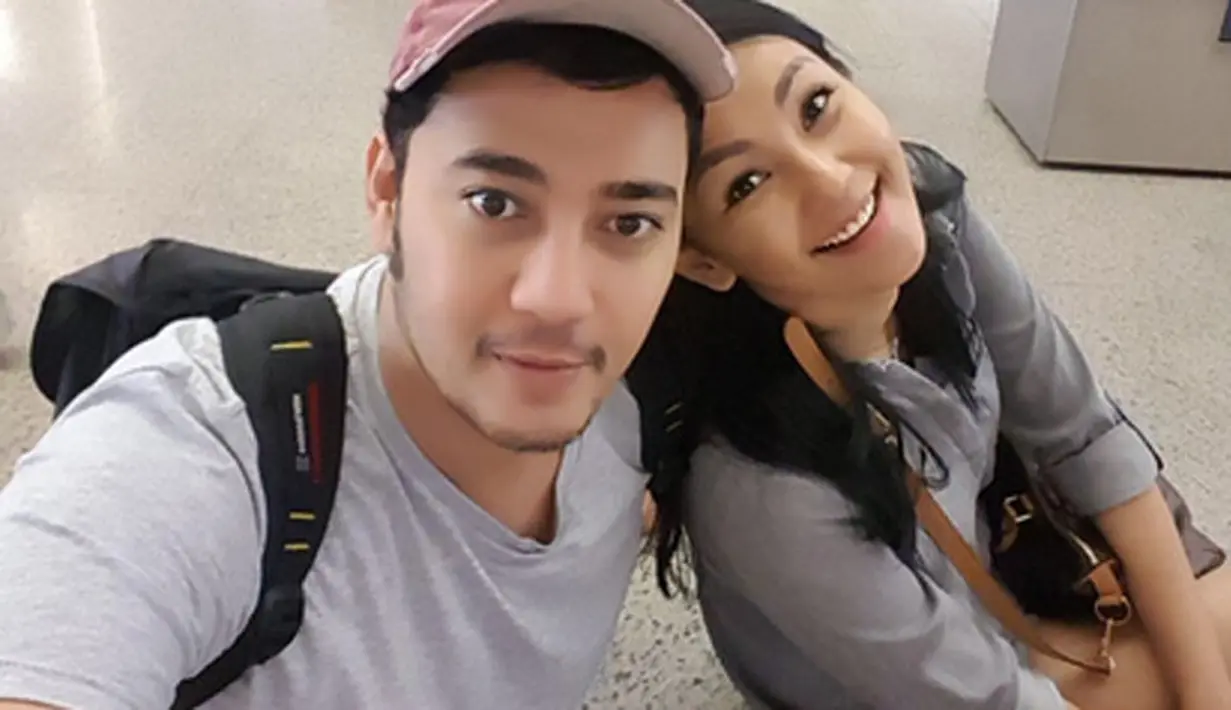 Pasangan Kalina Ocktaranny baru saja menikmati masa pengantin baru. Empat bulan silam mantan istri Deddy Corbuzier itu menikah dengan Hendrayan. Saat sedang dalam kebahagiaannya, ada saja yang mengusik perasaannya. (Instagram/kalinaocktaranny)