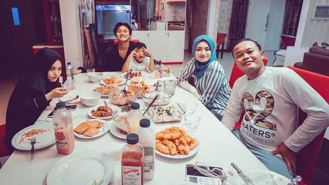 Sule dan Nathalie Holscher