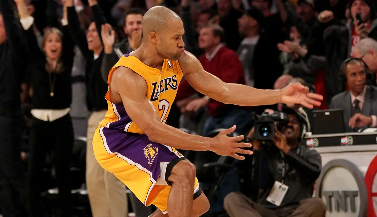 Urutan ke dua di tempati oleh Derek Fisher. Pemain jaringan NBA Draft pada tahun 1996 ini mampu menorehkan penampilan sebanyak 259 kali di babak Playoff NBA. (Foto: Getty Images via AFP/Stephen Dunn)