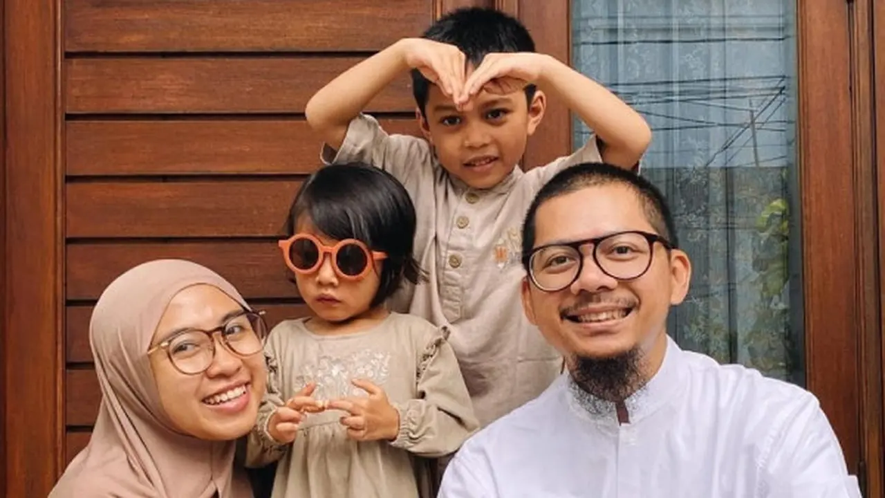 Bena Kribo dan Istri Sudah Mengajarkan ke Anak-Anak Mereka yang Masih Kecil Soal Financial Planning atau Perencanaan Keuangan (instagram.com/benakribo)