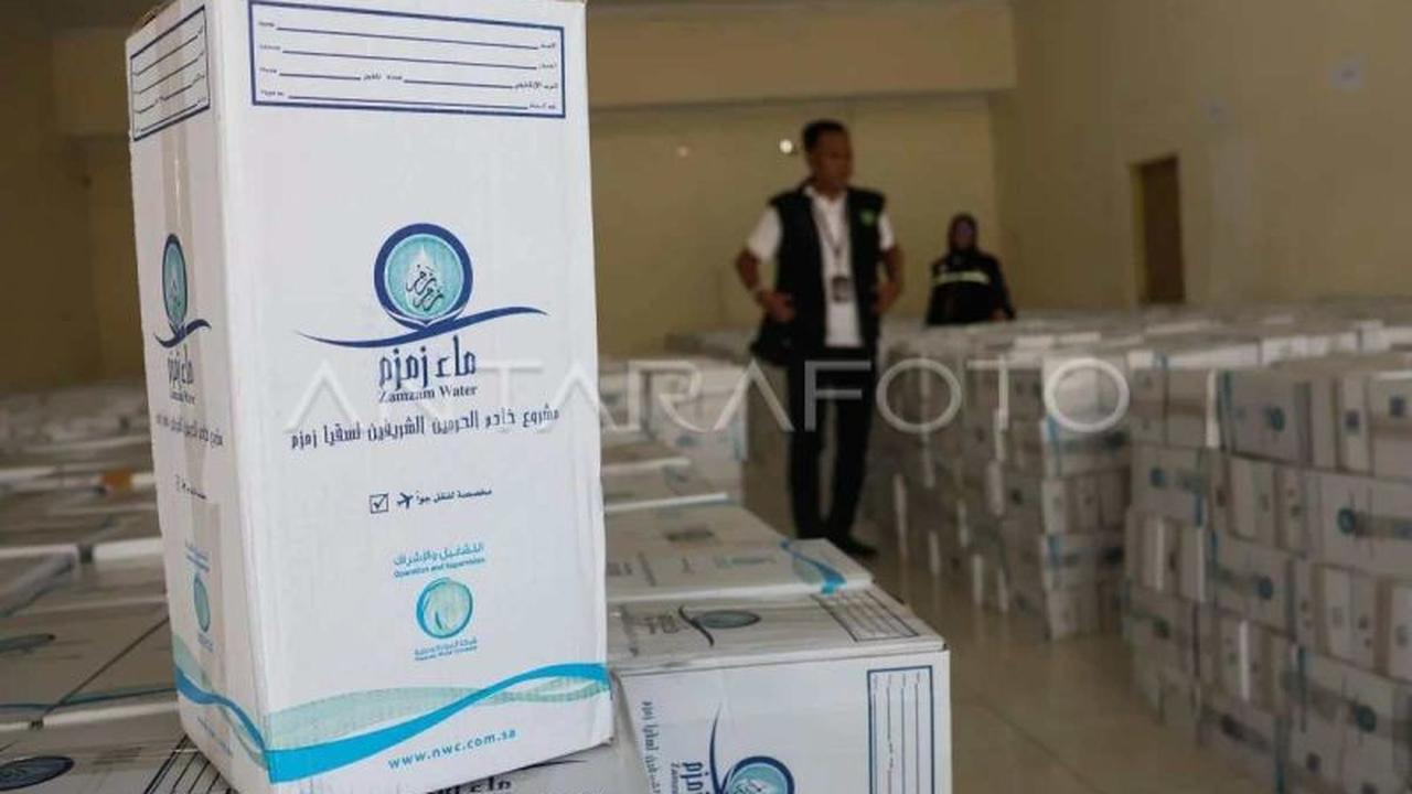 PPIH Embarkasi Makassar Tegaskan Larangan Bawa Air Zamzam di Koper Jemaah Haji