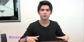 Aliando Syarief menyapa dan menjawab pertanyaan dari Fans melalui media sosial miliknyna mengenai persiapan HUT SCTV yang ke-25