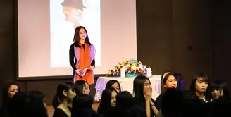 Inao Jiro, General Manajer member JKT48 hampir sepekan telah meninggal dunia. Sebagai bentuk penghormatan, para member JKT48 pun mengadakan acara untuk mengenang sosok Inao Jiro. (Bambang E. Ros/Bintang.com)