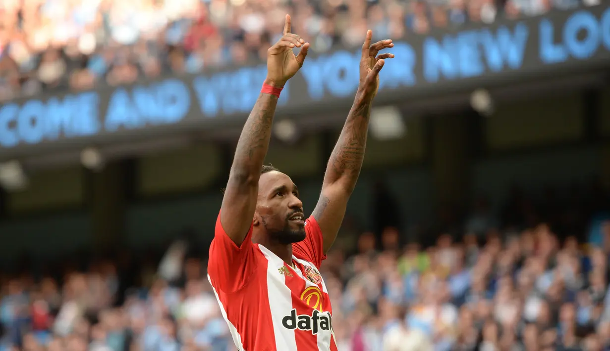 5. Jermain Defoe (Sunderland) - Stiker 34 tahun ini menjadi alternatif yang realistis bagi Liverpool jika menginginkan striker berpengalaman. The Reds memiliki peluang  besar untuk mendatangkannya jika Sunderland terdegradasi. (AFP/Oli Scarff)
