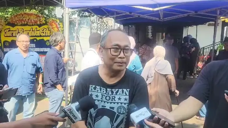 Ekonom Senior Faisal Basri meninggal dunia pada hari ini, Kamis (5/9/2024) dan sang adik, Ramdan Malik mengungkap kondisi almarhum yang sempat menempuh perjalanan ke Kabupaten Dairi, Sumatera Utara (Sumut).