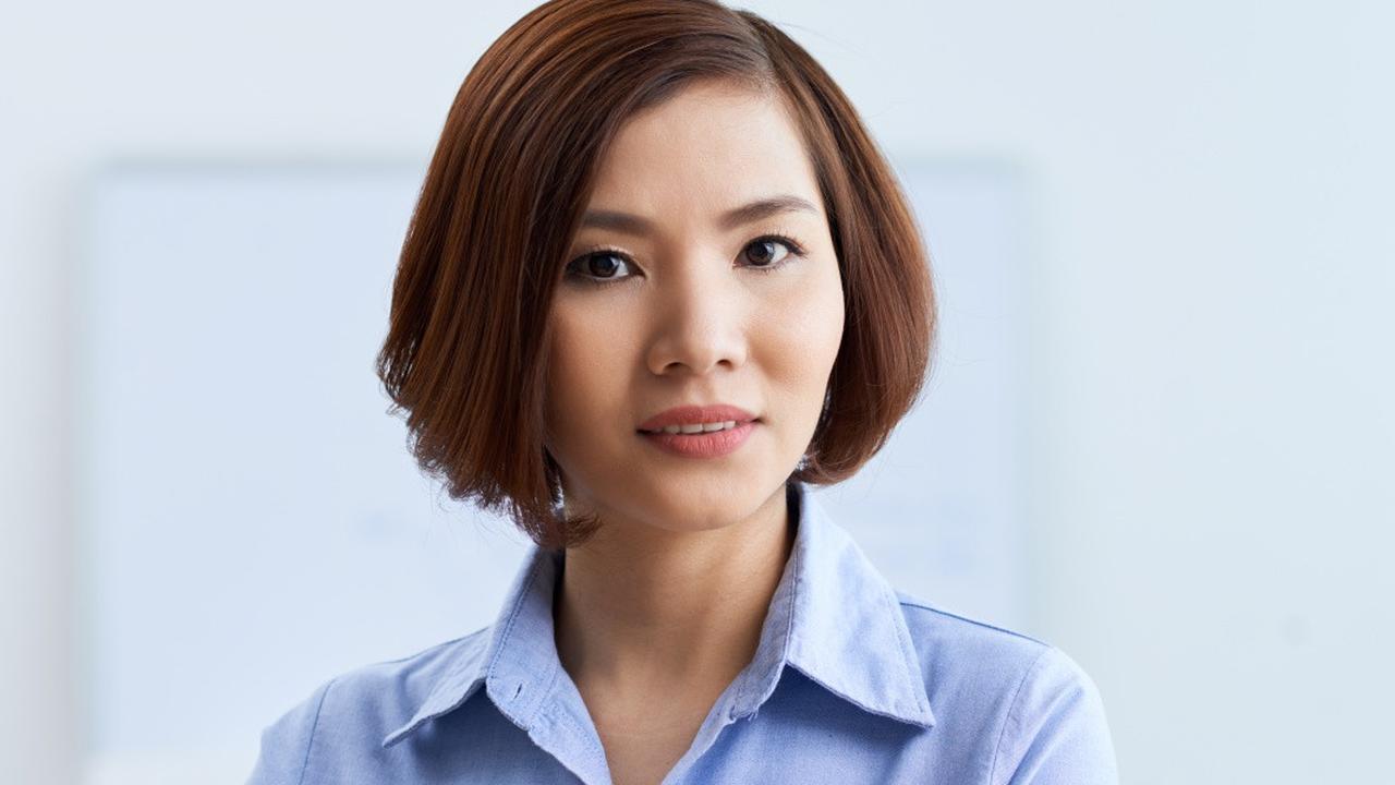 Ilustrasi Model Rambut Pendek untuk Ibu Pejabat