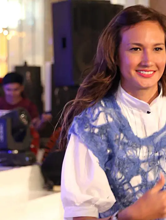 Ditemui di Grand Atrium Kota Kasablanka, Jakarta Selatan, Kamis (4/5/2017), Nadine menceritakan bahwa dirinya siap mengunjungi daerah di selatan Kabupaten Malang untuk destinasi surfingnya. (Nurwahyunan/Bintang.com)