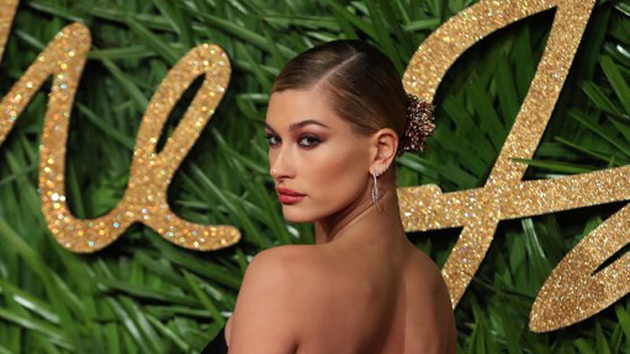 [Bintang] Hailey Baldwin