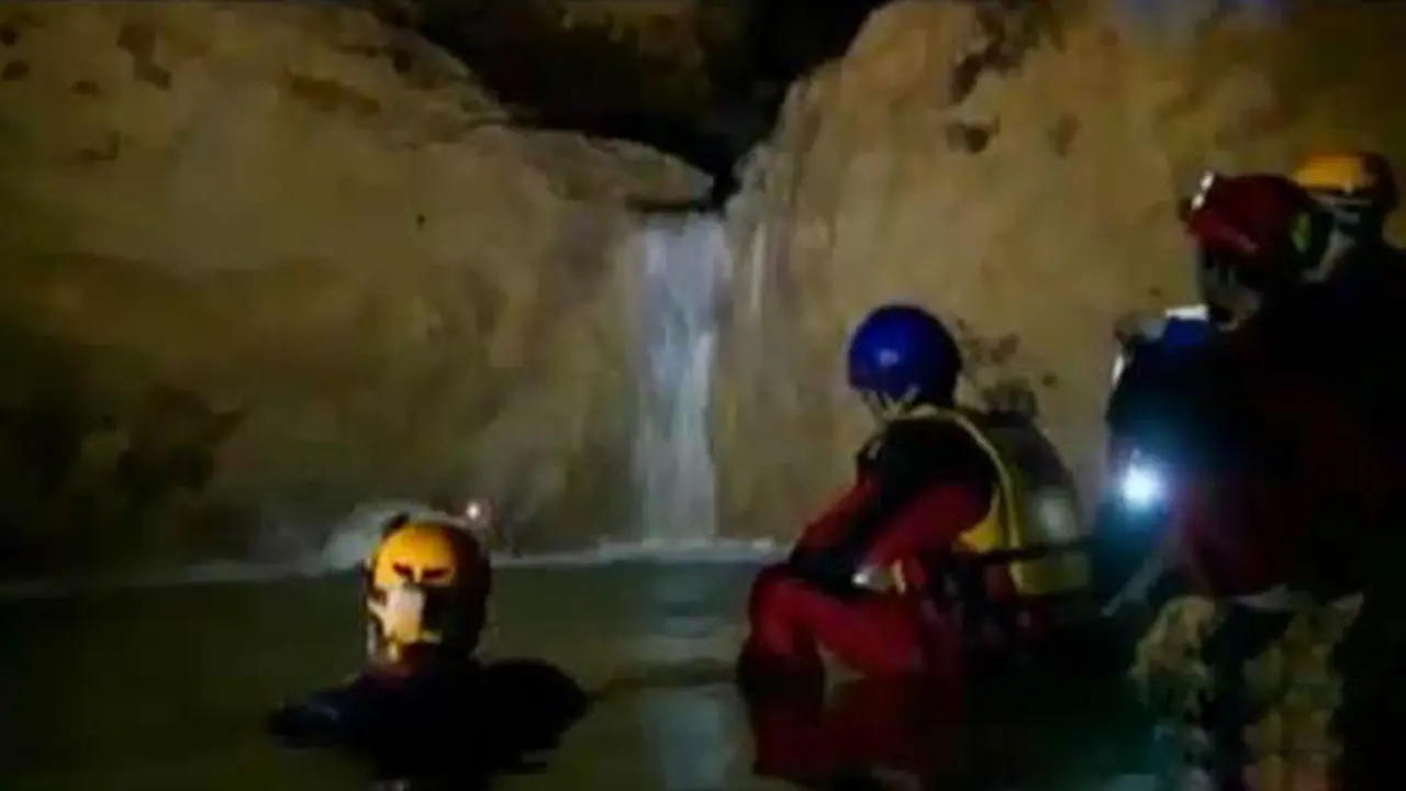 Air Terjun di Perut Bumi