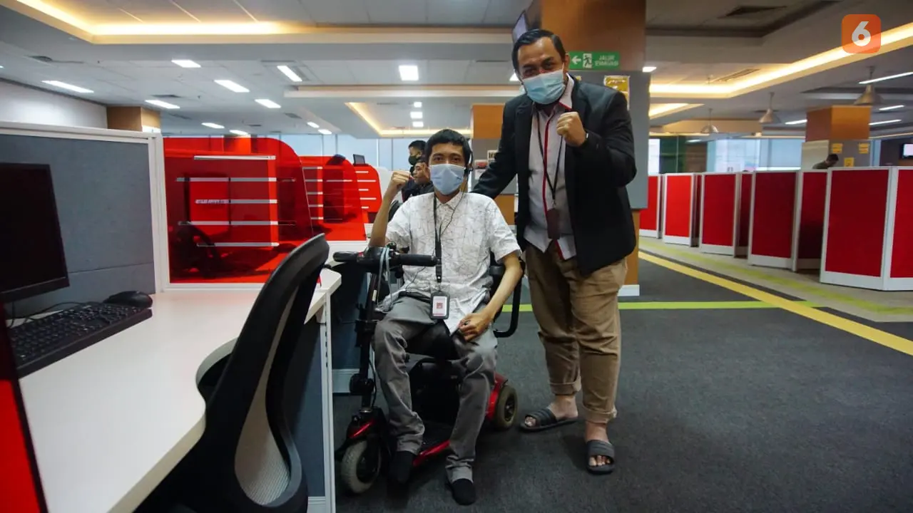 Karyawan Disabilitas Zulhamka Julianto