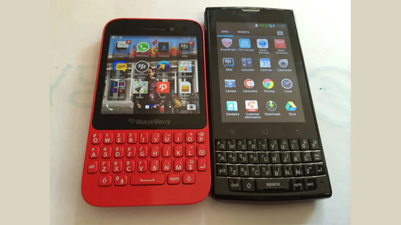 Andromax G2 Touch QWERTY dan BlackBerry Q5