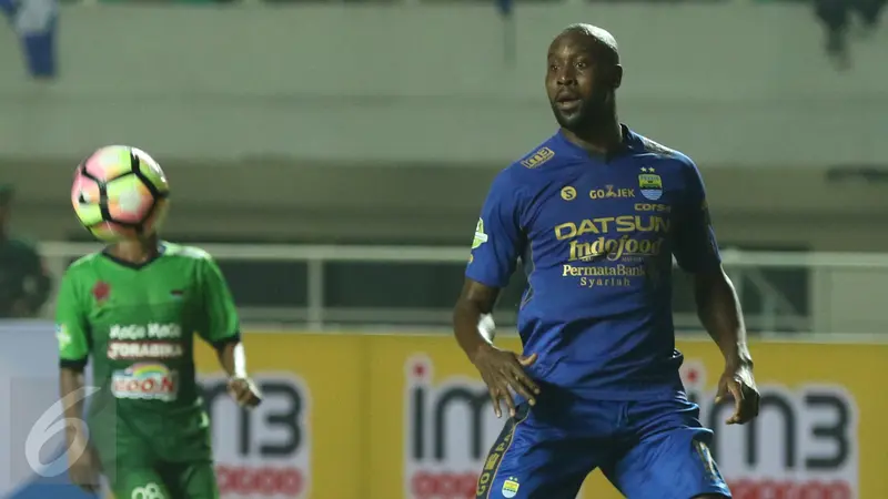 Striker Persib Bandung asal Inggris, Carlton Cole, gagal menunjukkan produktivitasnya. 