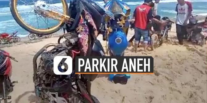 VIDEO: Cara Parkir Motor di Pinggir Pantai Ini Bikin Gagal Paham