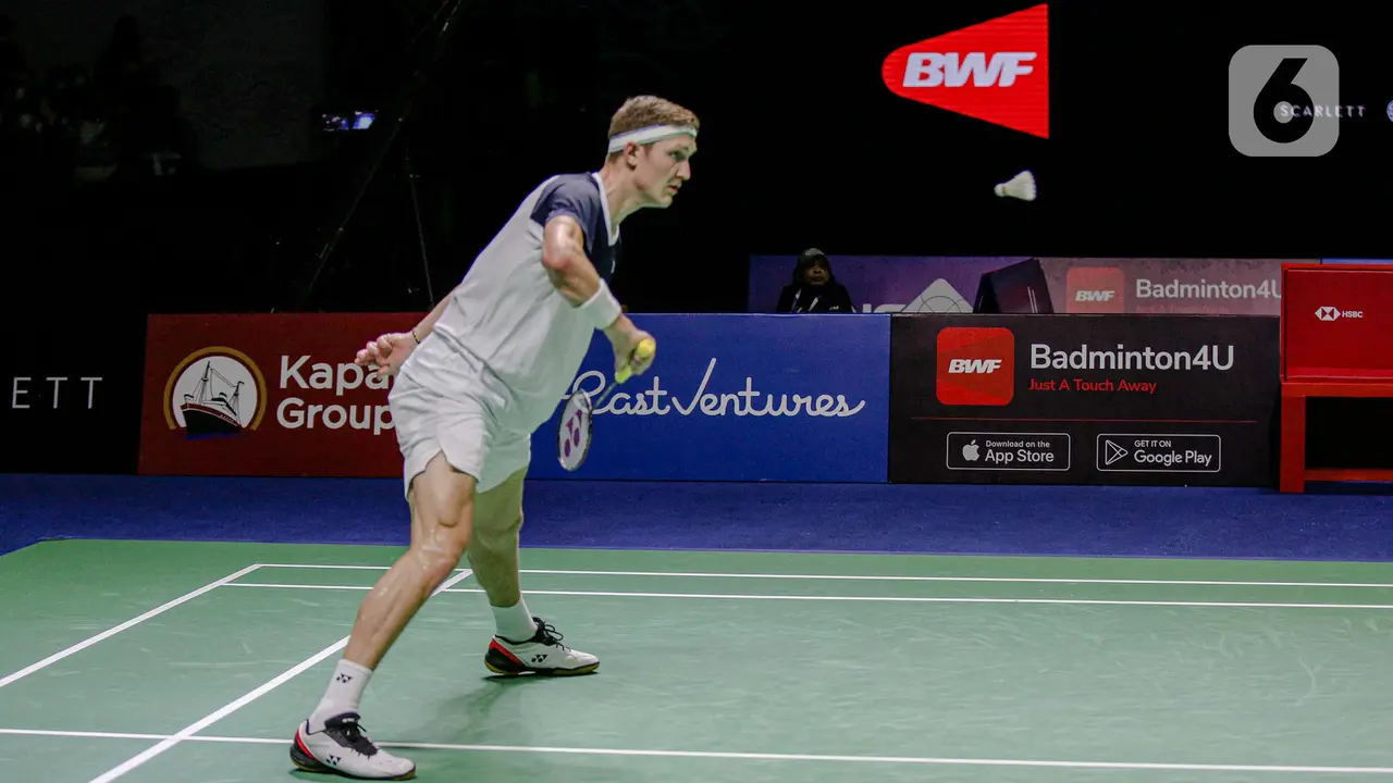 FOTO: Viktor Axelsen Juara Tunggal Putra Indonesia Open 2022