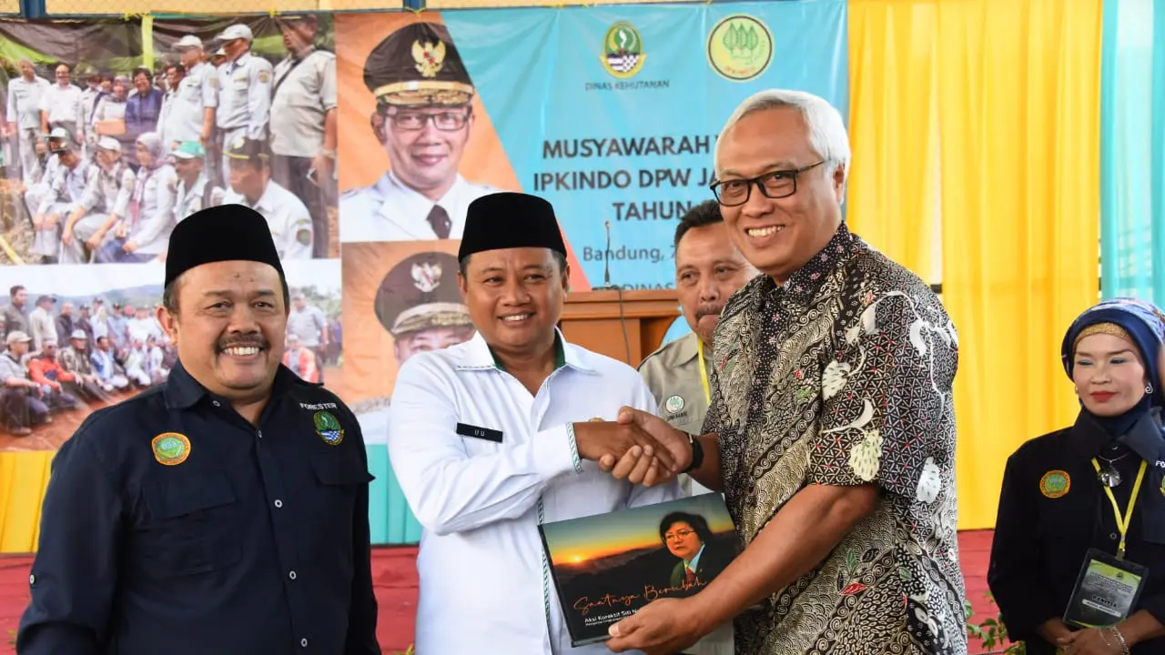 Uu Ruzhanul Ulum
