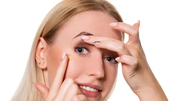 Cara tepat memilih warna softlens