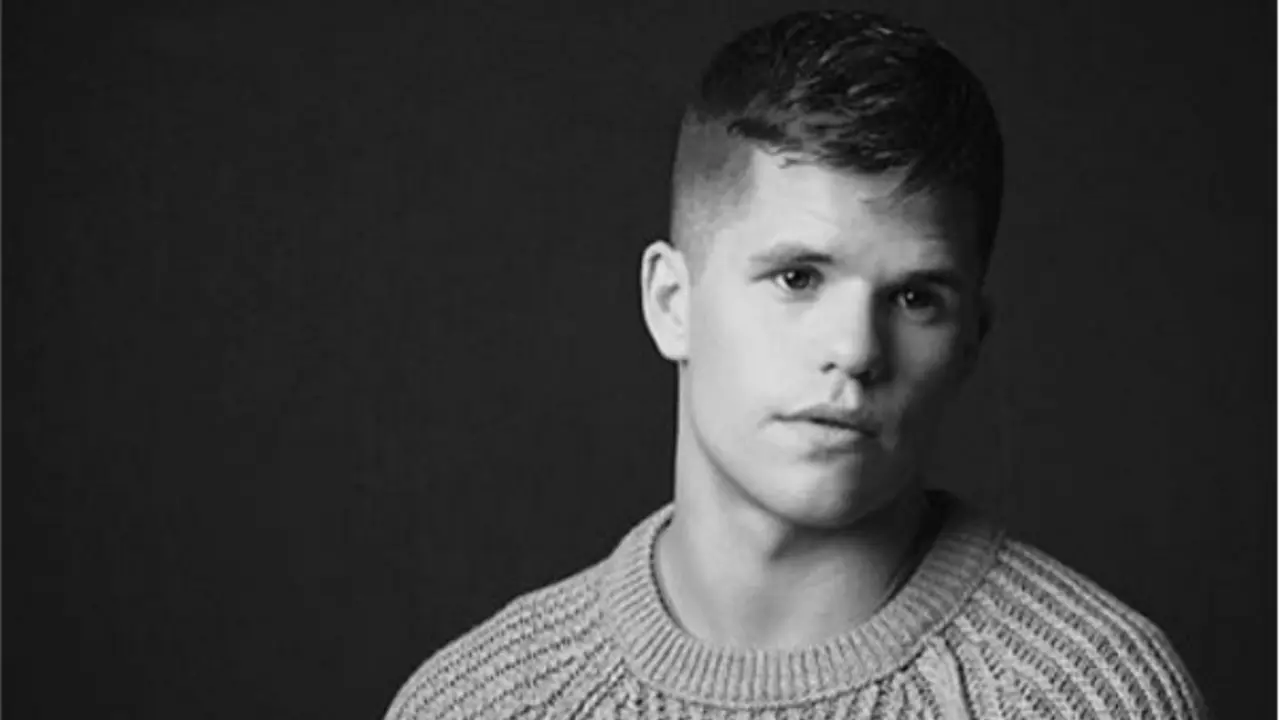 Charlie Carver