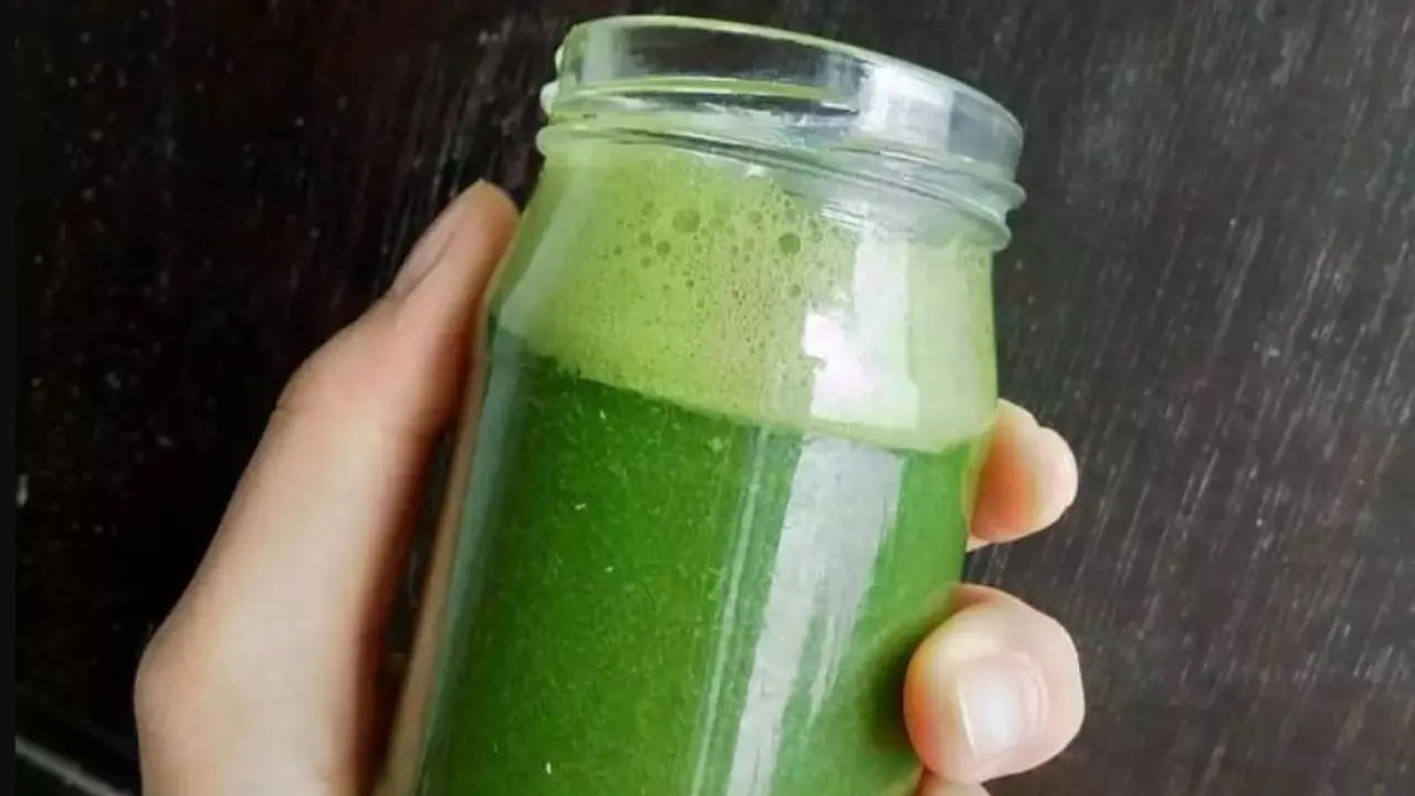Smoothies Sawi Hijau dan Selada.
