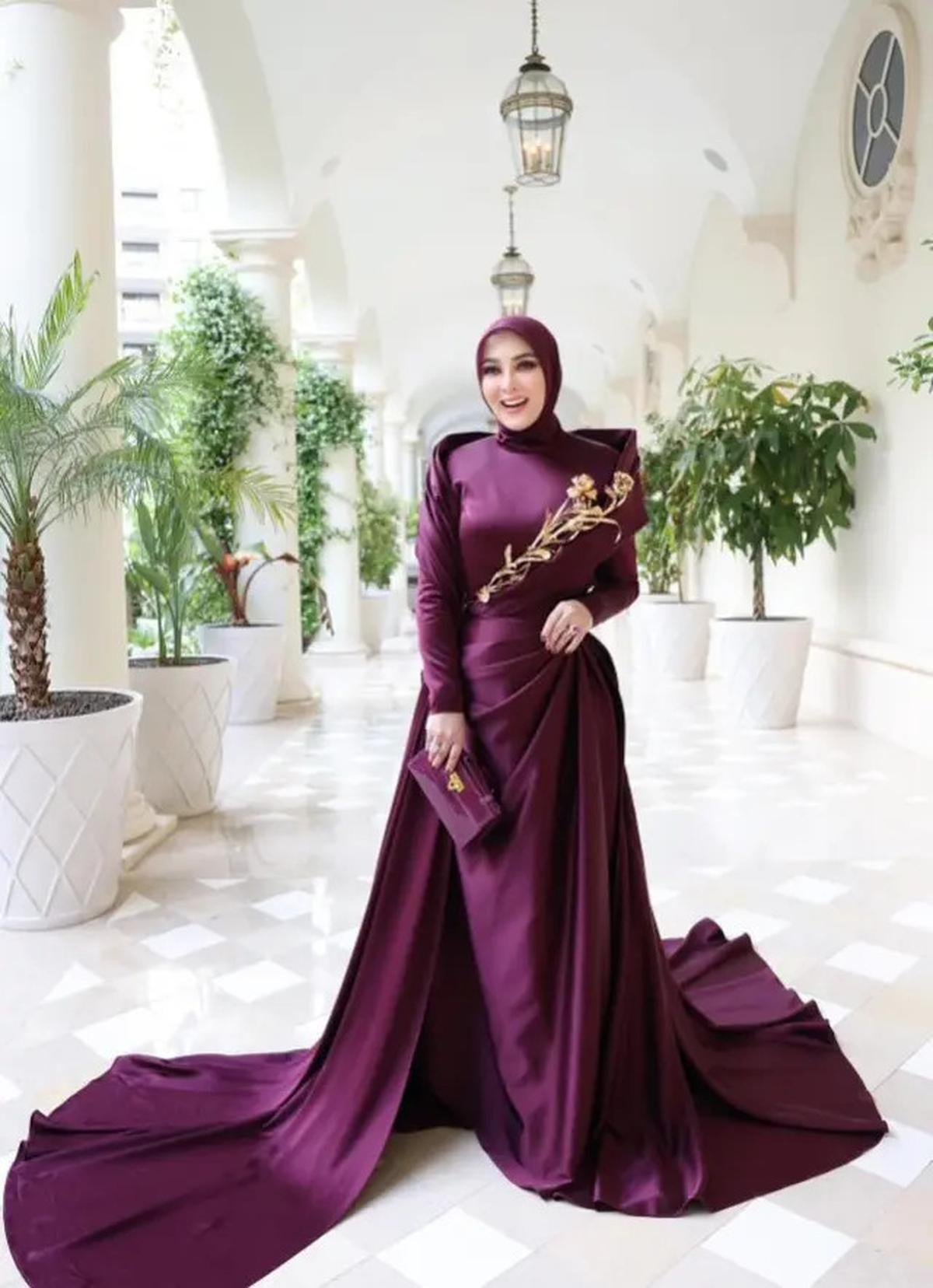 Model Gaun Couture Muslim Ungu Syahrini di Acara UNESCO, Elegan dan Mewah