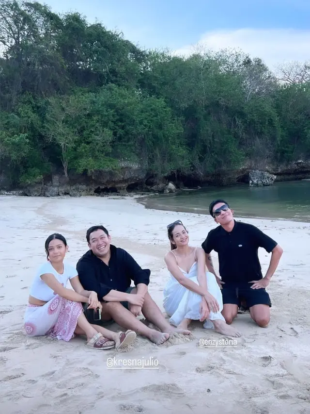 Enzy Storia Liburan di Bali