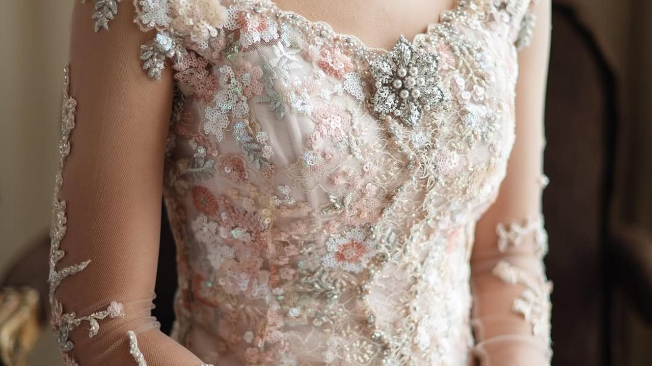 Model Kebaya yang Dipakai Namira Adjani Anak Sulung Alya Rohali saat Lamaran, Cantik dan Kalem